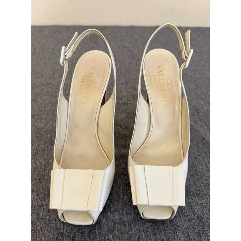 Valentino Garavani Slingback Heel Open Toe Bow Top Gold Block Heel 38 1/2